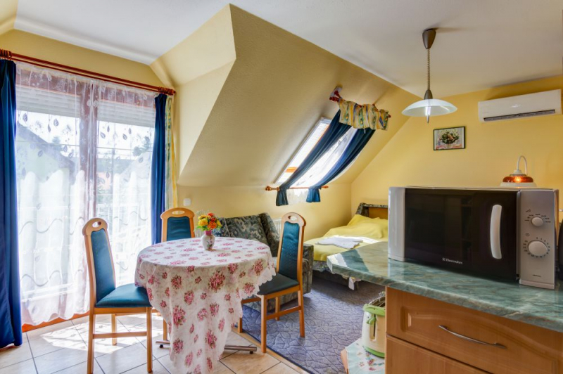 Ádi-Ida Lak - Hévíz